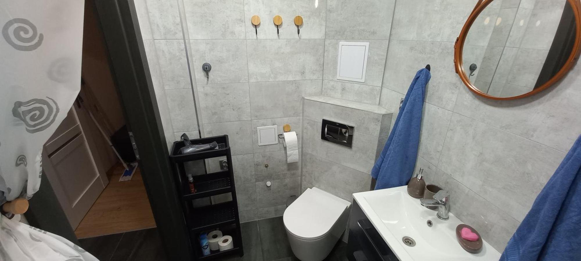 Apartment Juki 2, Obok Katowice Wynajem Na Doby, Krotkoterminowy, 2 Pokoje, Mozliwosc Dodatkowych Dwoch Osob Na Rogowce W Salonie Za Dodatkowa Oplata, 37m2,- Po Kapitalnym Remoncie, Wifi Chorzów
